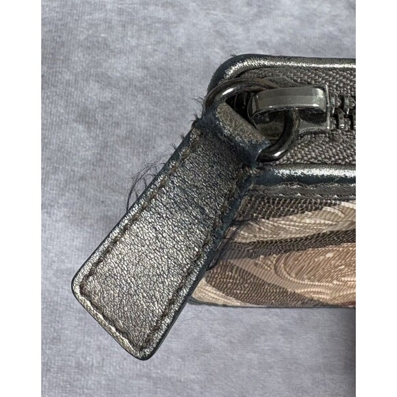 BURBERRY Wallet Embossed Nova Check Zip Around Wallet 5” Beige - Picture 4 of 6